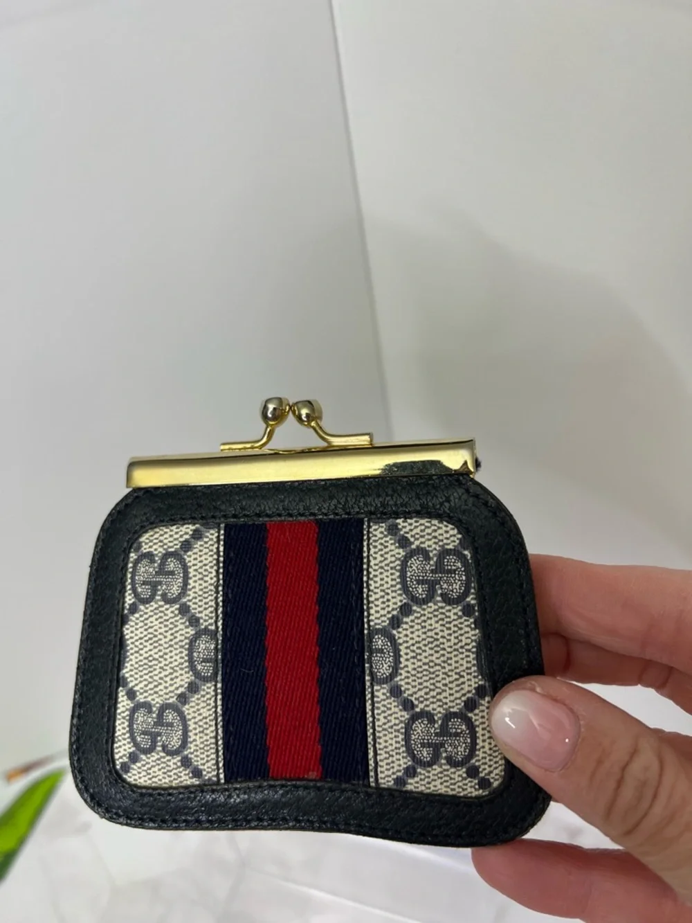 Gucci Beige Monogram Coin Purse with Black Trim and Red Stripe - Picture 4 of 4